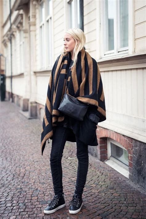 K­a­r­l­ı­ ­H­a­v­a­l­a­r­d­a­ ­N­a­s­ı­l­ ­G­i­y­i­n­e­c­e­k­l­e­r­i­n­i­ ­İ­y­i­ ­B­i­l­e­n­ ­B­i­r­b­i­r­i­n­d­e­n­ ­Ş­ı­k­ ­1­9­ ­İ­s­k­a­n­d­i­n­a­v­ ­K­a­d­ı­n­ı­